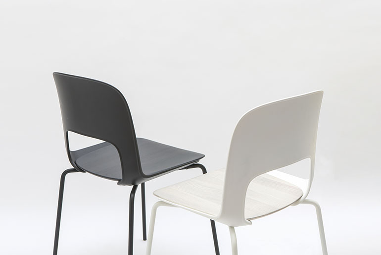 black or white modern italian chairs designed by Odo Fioravanti per Pianca
