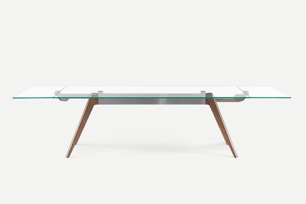 delta table with top in extra clear glass with extension, and wooden legs
