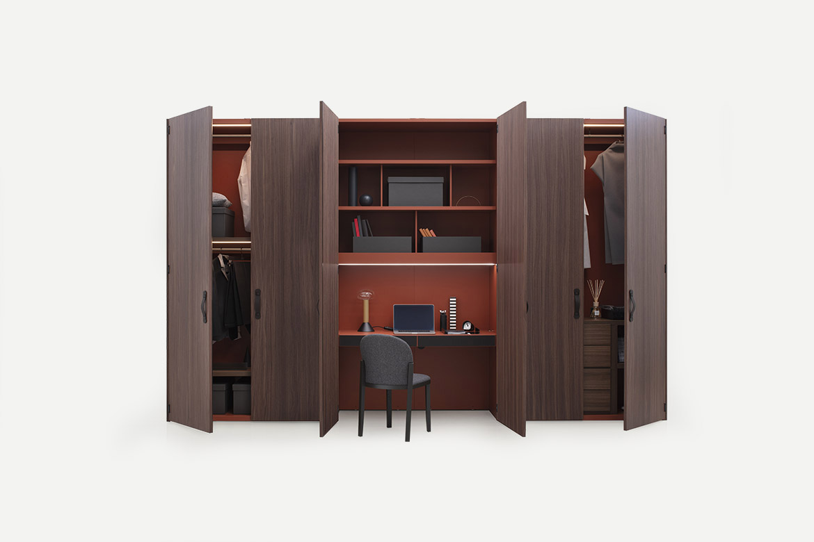 Pianca Plana wardrobe with hinged, sliding, flush sliding and Cardine hinged wooden doors available in lacquered and wood finish