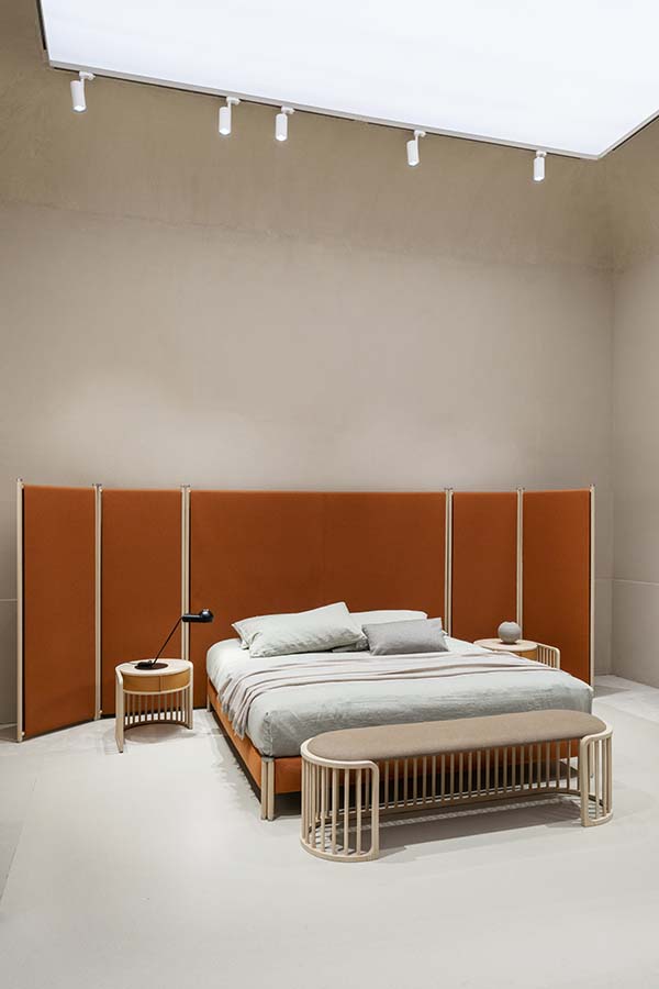 letto da centro stanza con pareti pieghevoli design raffaella mangiarotti per pianca