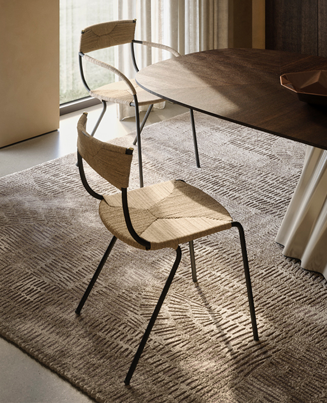 Sedia Elide di Pianca disegnata da Pier Luigi Frighetto, struttura in metallo e intreccio in Carta Kraft naturale, arredo indoor di design italiano.